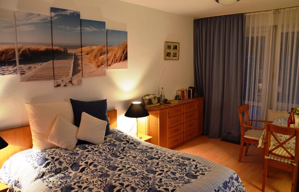 Bed, Photo of the whole room