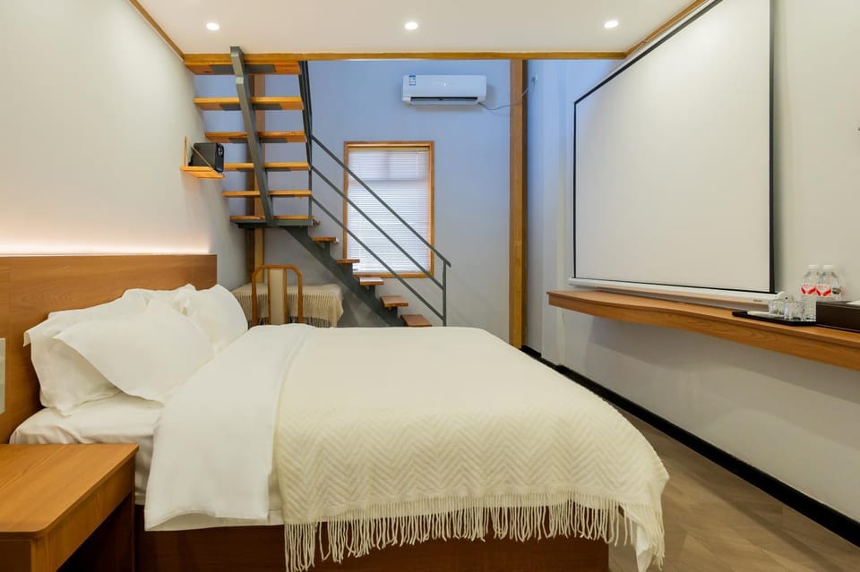 Bed, Photo of the whole room, Bedroom, bunk bed