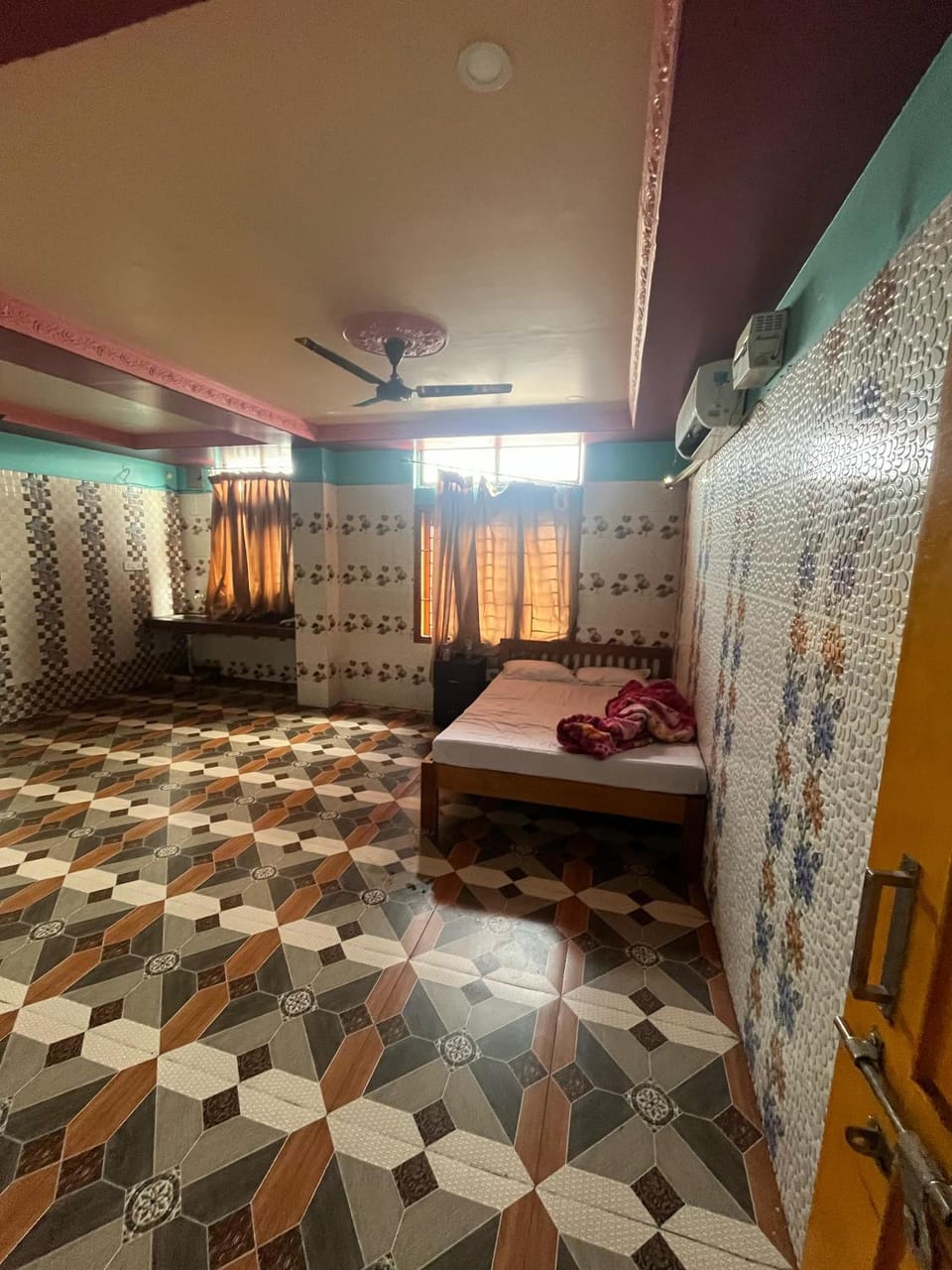 Eksringa Guest House Hotel in Bangladesh