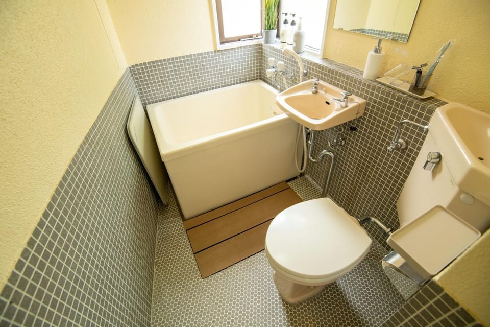 Shower, Toilet, Bathroom, Bath