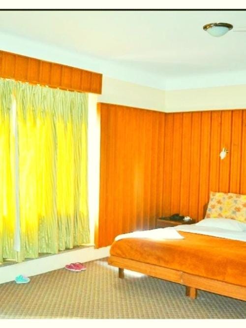 The Kashmiri crown Hotel in India