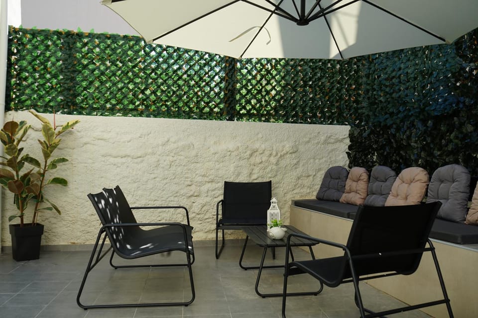 Casa di Keti - 3 min to Beach, Modern Home with Private Yard House in Chania