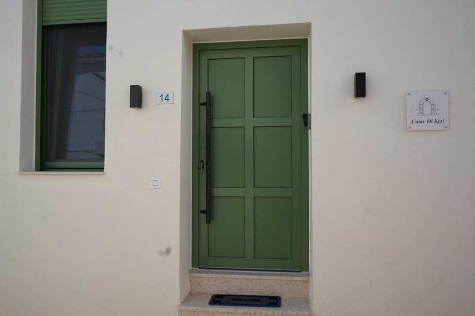 Casa di Keti - 3 min to Beach, Modern Home with Private Yard House in Chania
