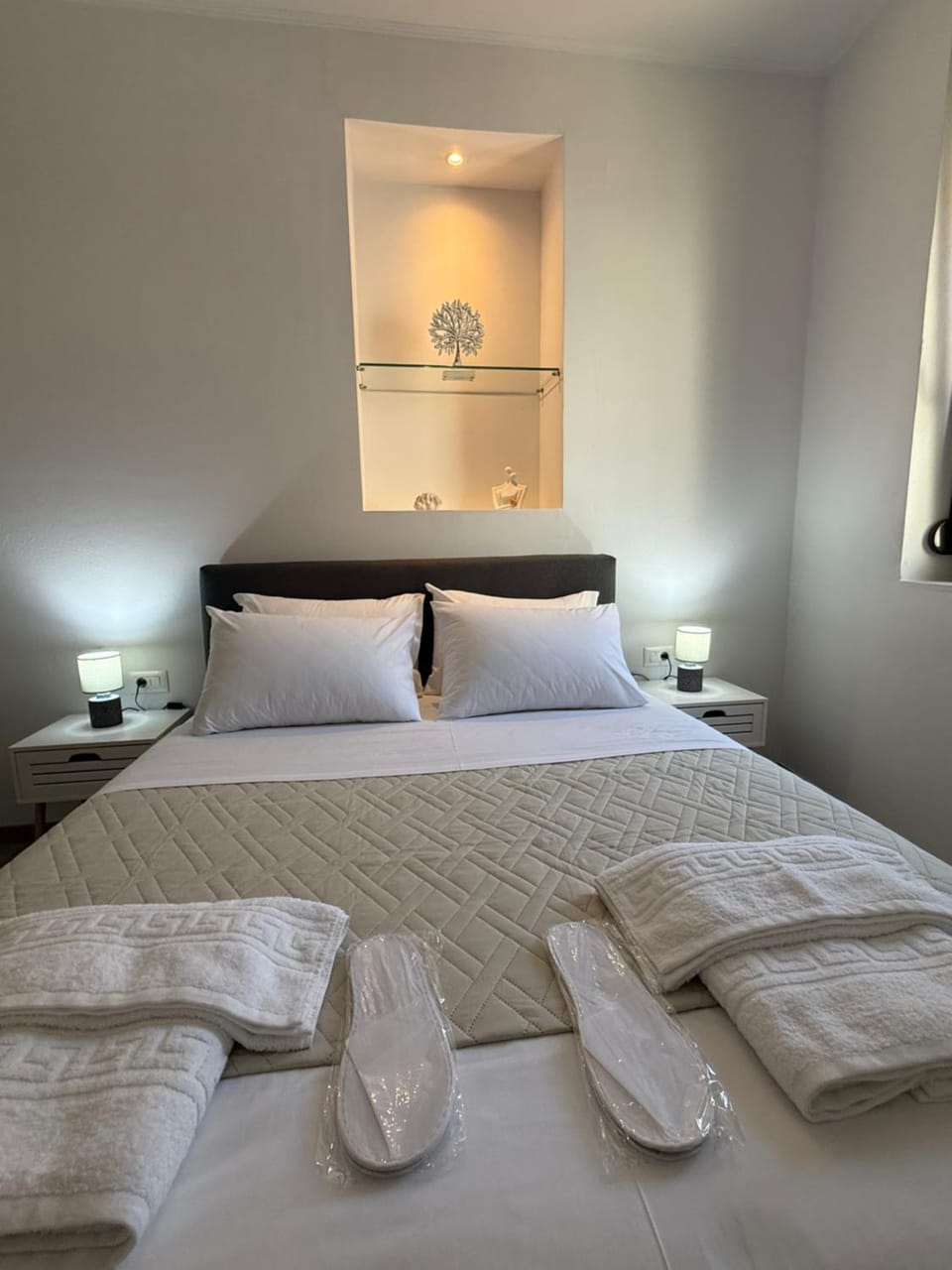 Casa di Keti - 3 min to Beach, Modern Home with Private Yard House in Chania