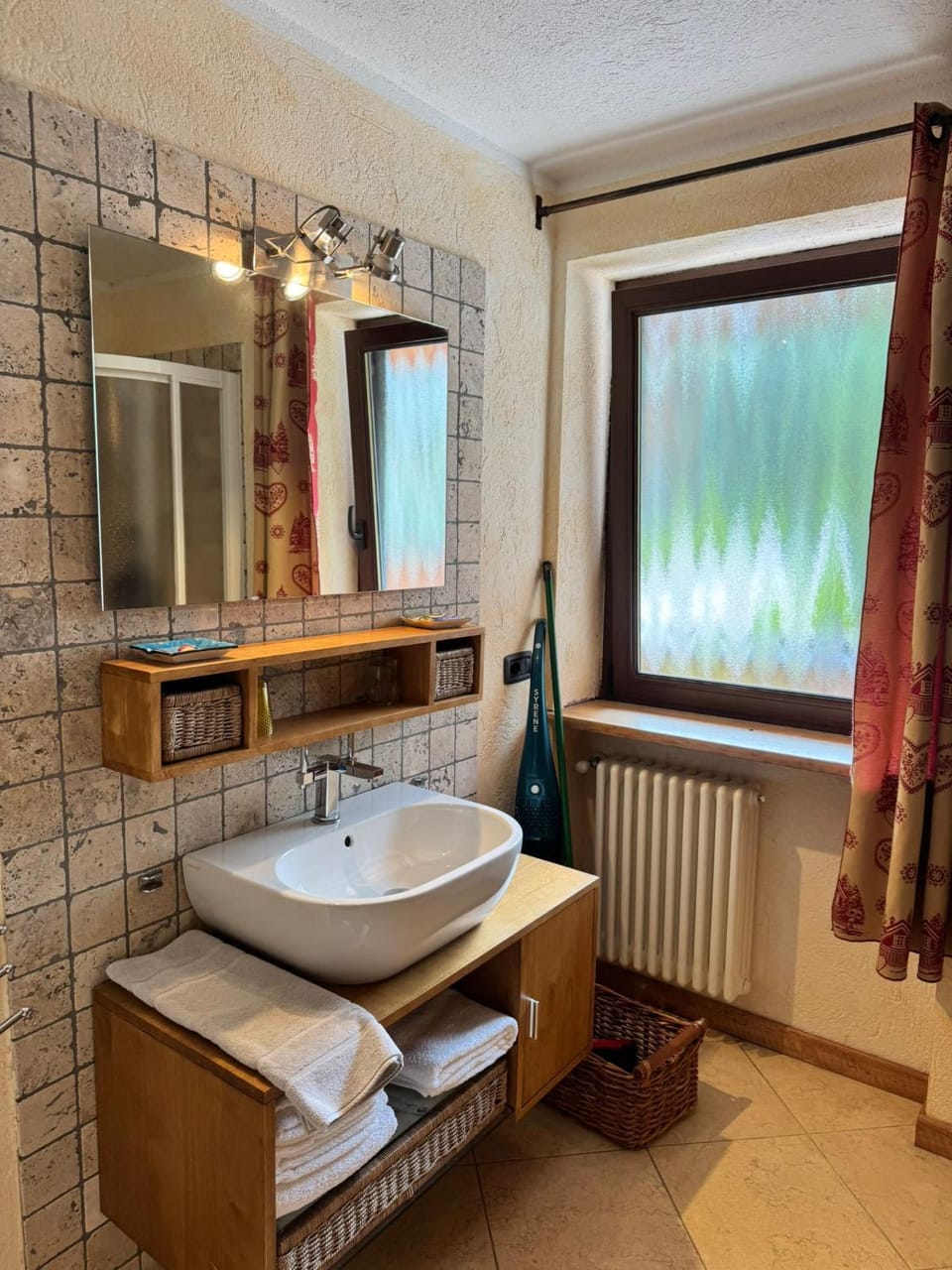 We are 4810 Chalet Les Crampons Apartment in Courmayeur