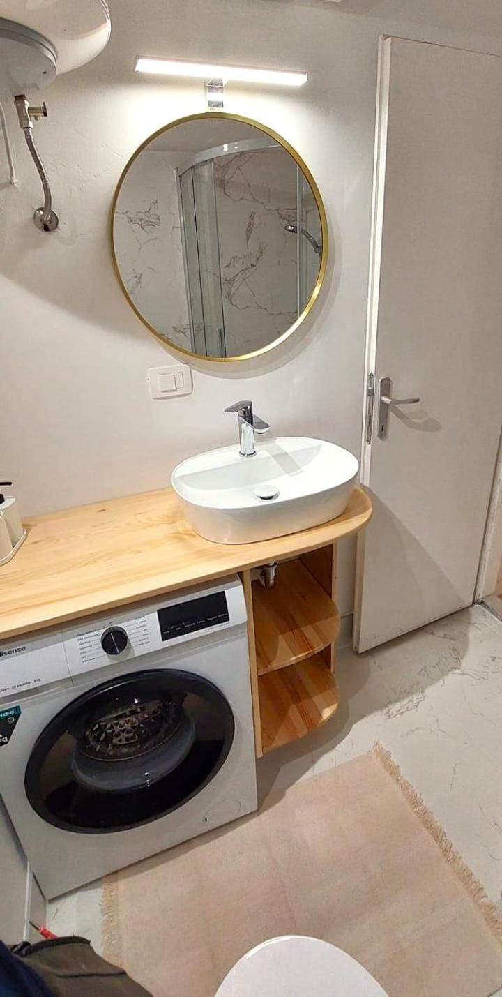 Bathroom, washing machine