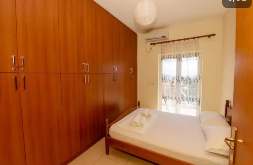 Bed, Photo of the whole room, Bedroom, wardrobe, air conditioner