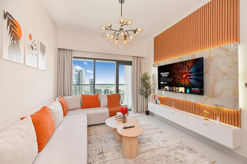 Communal lounge/ TV room, TV and multimedia, Living room, Seating area, Evening entertainment