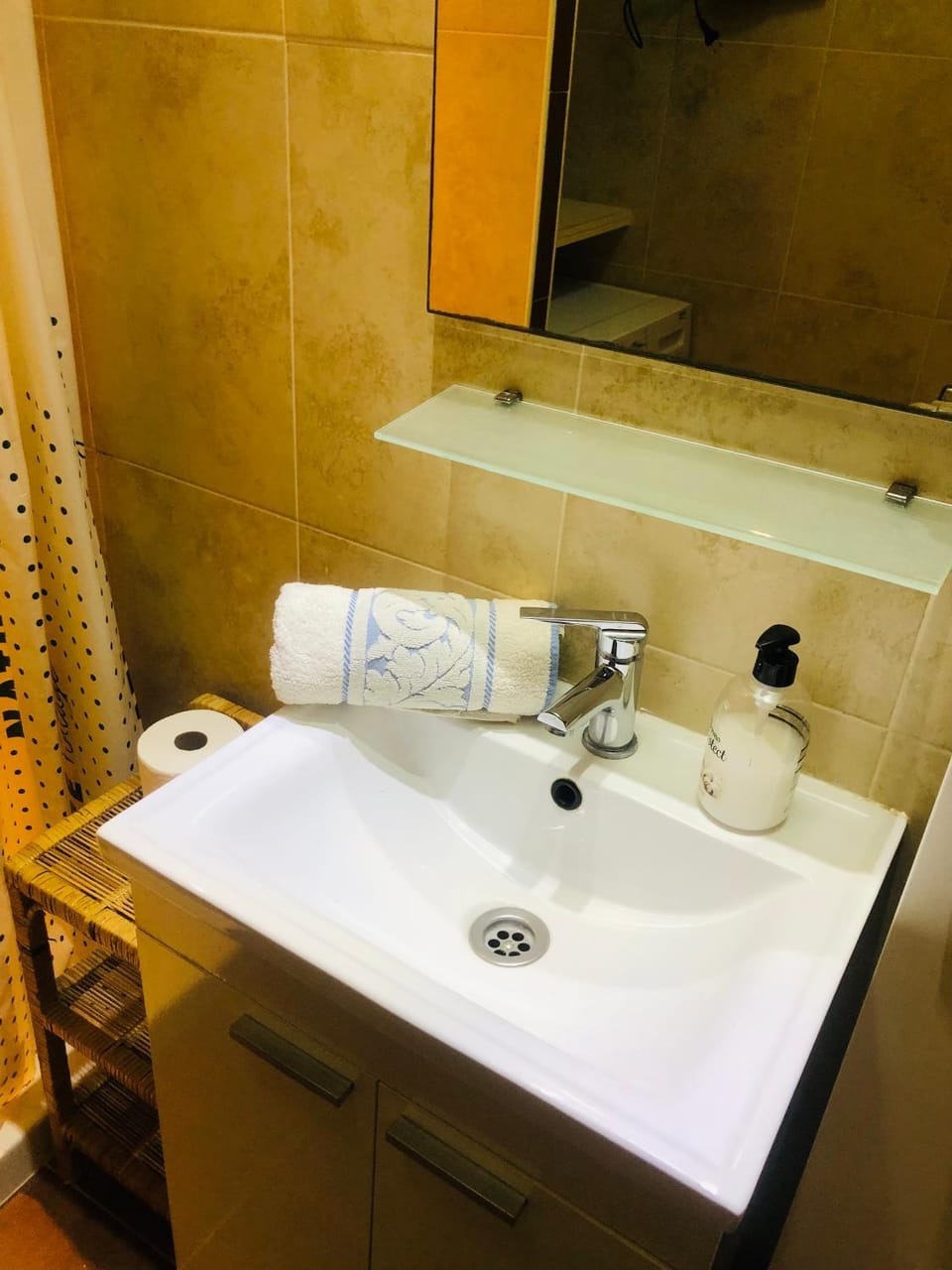 Bathroom, towels