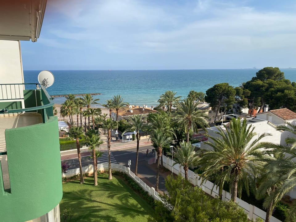 Neighbourhood, Beach