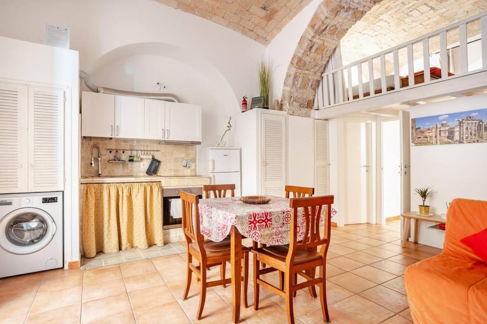 Kitchen or kitchenette, Living room, Seating area, Dining area, oven, pet friendly, stove, washing machine