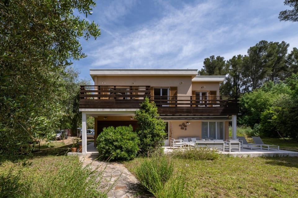 Property building, Garden, Balcony/Terrace, Garden view