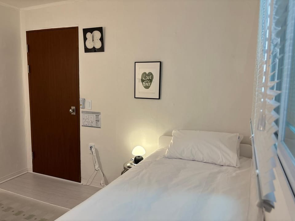 Bed, Dining area, Bedroom, Area and facilities, Meals