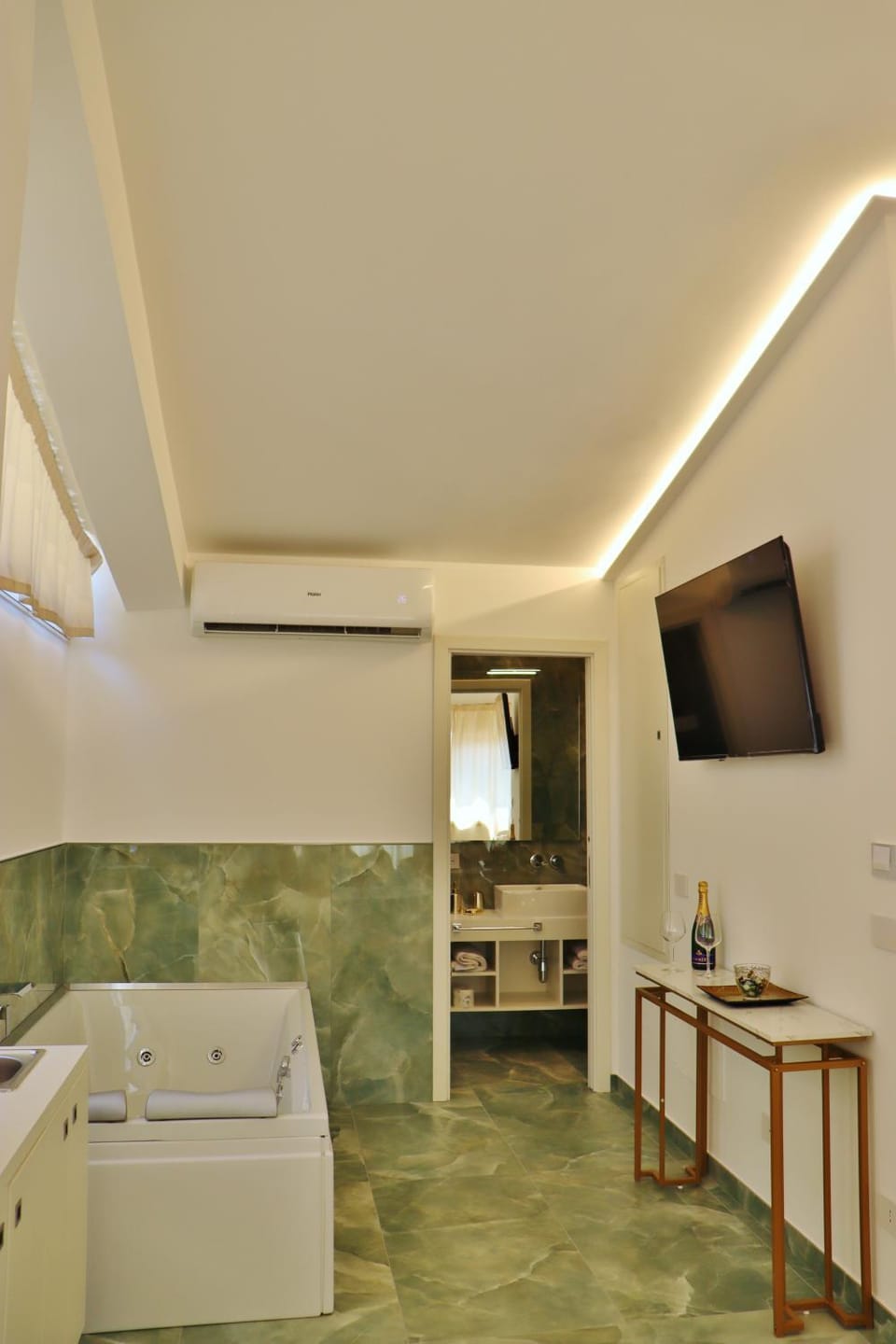 Scilla Luxury Rooms Apartment in Scilla