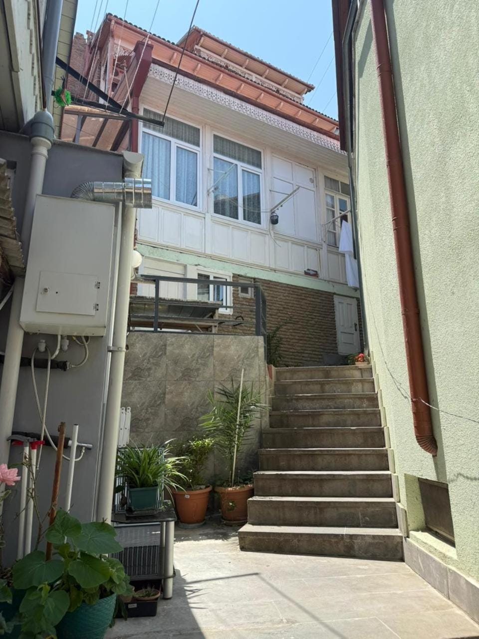 Property building, Day
