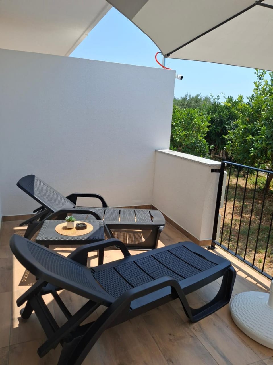 Balcony/Terrace, sunbed