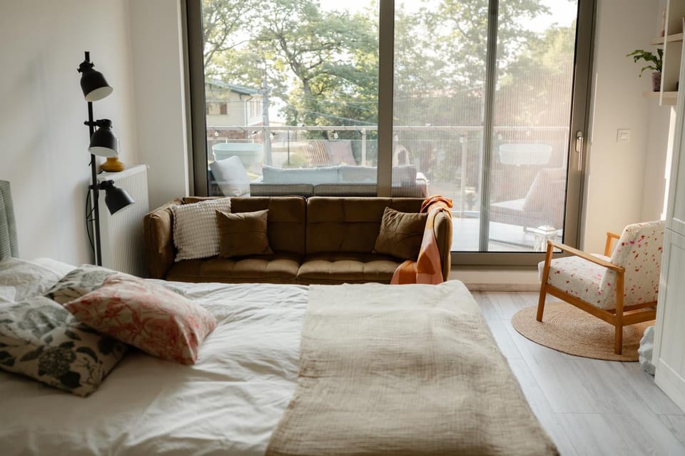 Bed, Living room