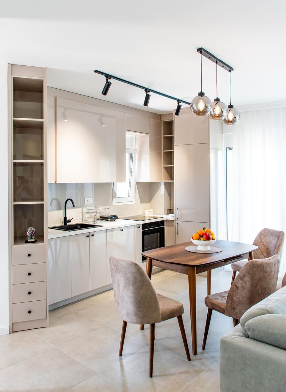 Seating area, Dining area, dishwasher, minibar, stove