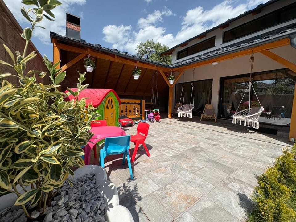 CASA COCA #- cu Ciubăr și hidromasaj, La 100 m de Strandul Arinis si 200m de CENTRU - Gura Humorului Villa in Romania