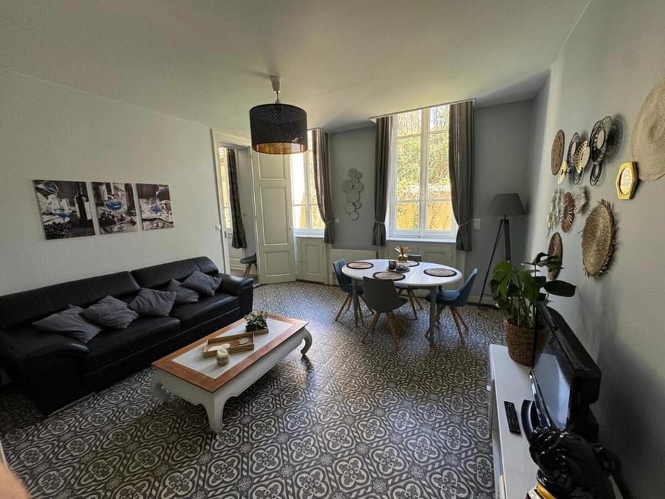Appartement dans le Beaujolais Apartment in Villefranche-sur-Saone
