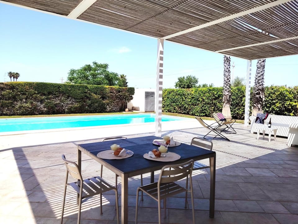 Patio, Pool view, Swimming pool, sunbed