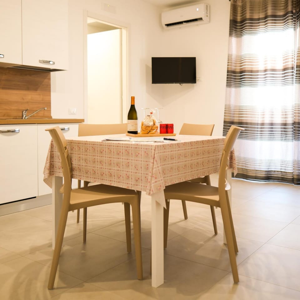 Kitchen or kitchenette, Breakfast, kitchen, kitchen