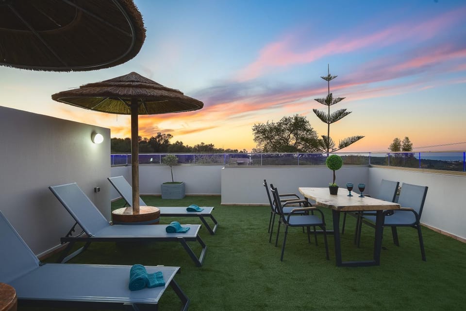Patio, Day, Natural landscape, View (from property/room), Balcony/Terrace, Seating area, Dining area, Sunrise, Sunset, sunbed