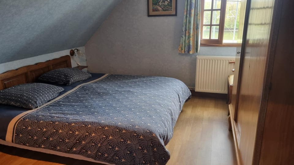 Appartement indépendant avec terrasse Apartment in Centre-Val de Loire
