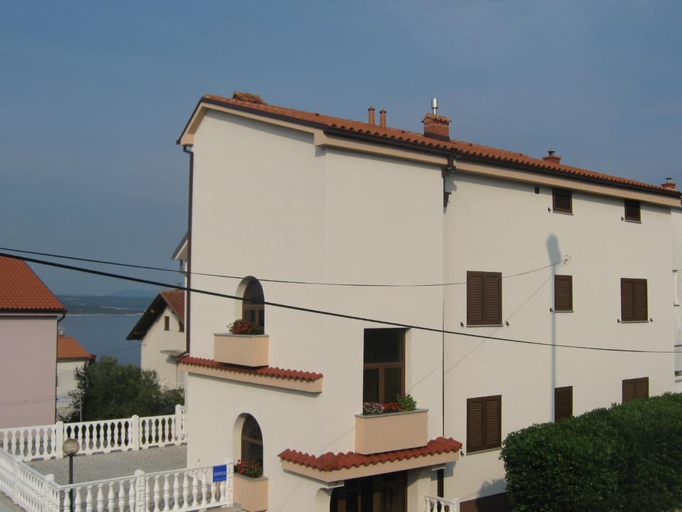 Property building, Garden view, Sea view