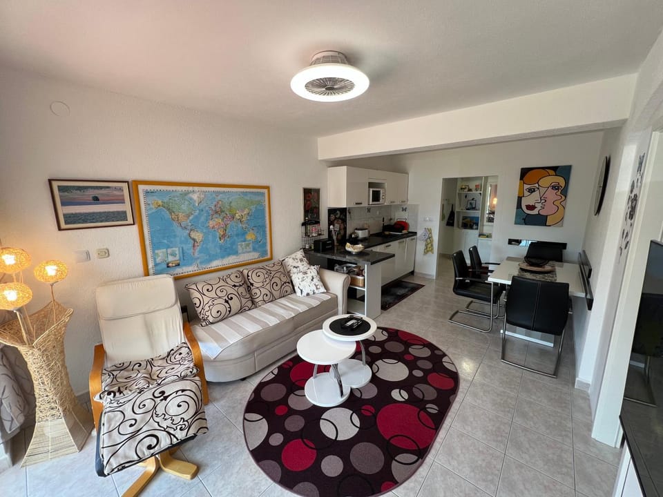 TV and multimedia, Living room, Seating area