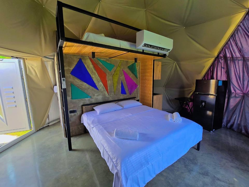 Bed, Photo of the whole room, Bedroom, air conditioner
