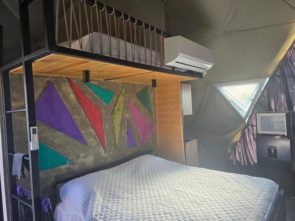 Bed, Photo of the whole room, Bedroom, air conditioner