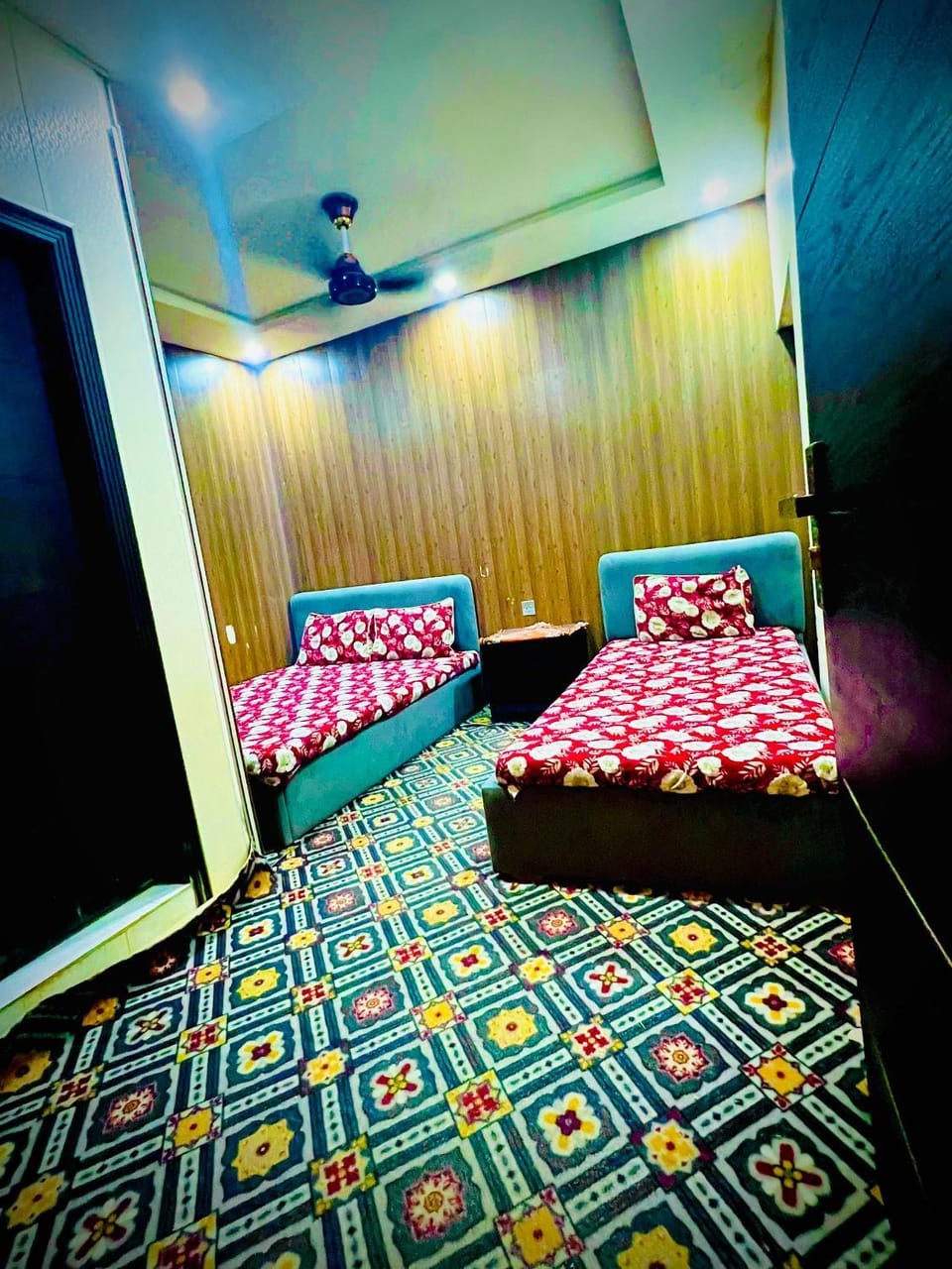 Bed, Bathroom, Photo of the whole room, Bedroom
