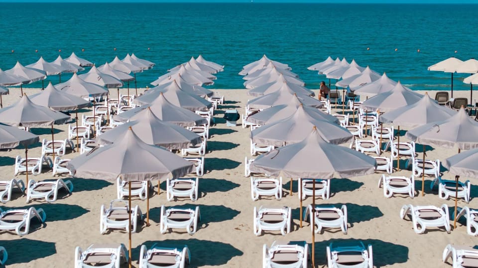 Sea view, sunbed