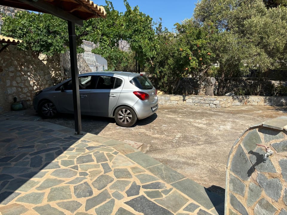 Mani Spot Elmare House in Peloponnese Region