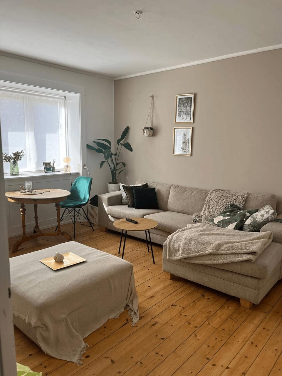 Living room, Bedroom