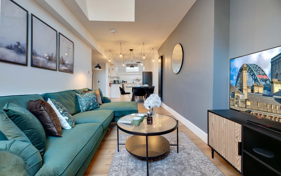 Communal lounge/ TV room, TV and multimedia, Living room, Seating area