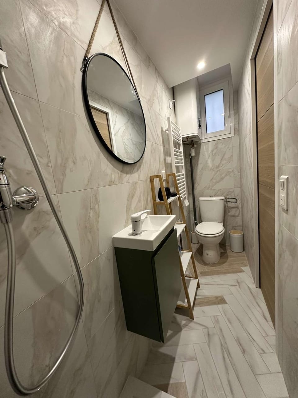 Toilet, Bathroom, towels