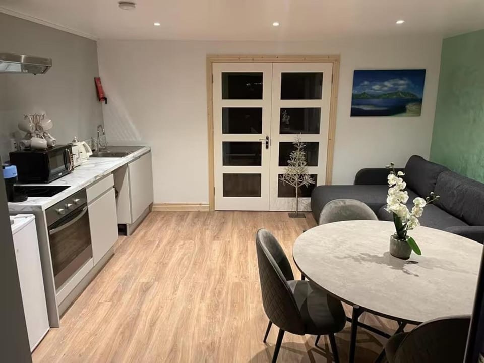 Kitchen or kitchenette, Living room, Photo of the whole room, Seating area, Dining area