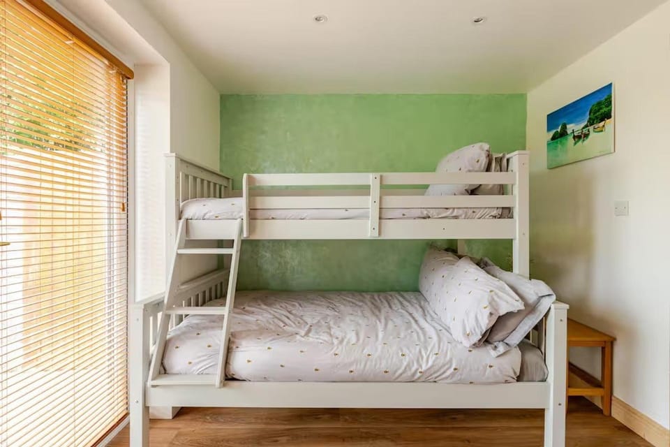 Bed, Bedroom, bunk bed
