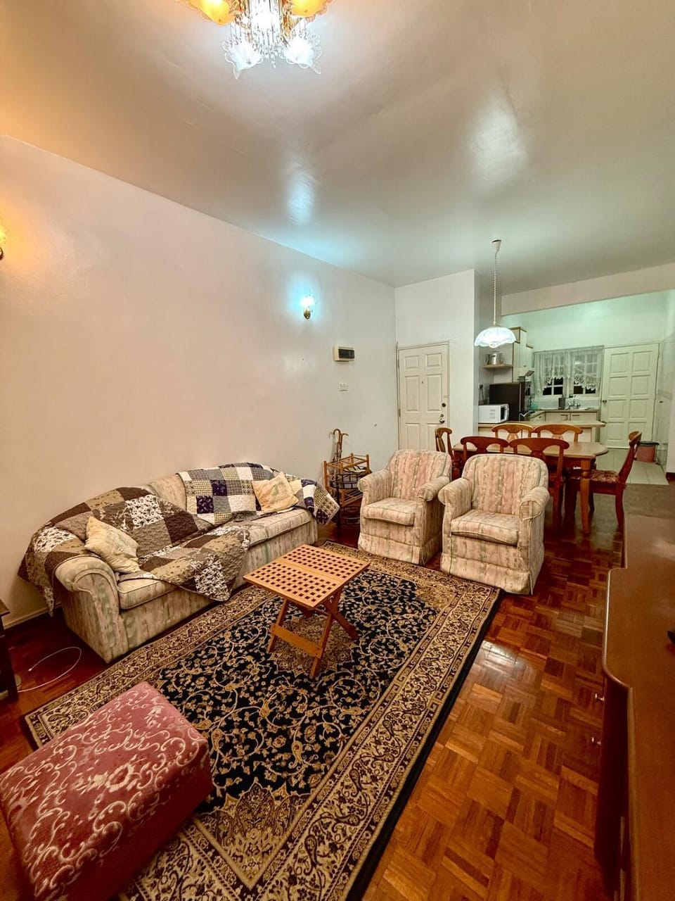 Living room, Seating area