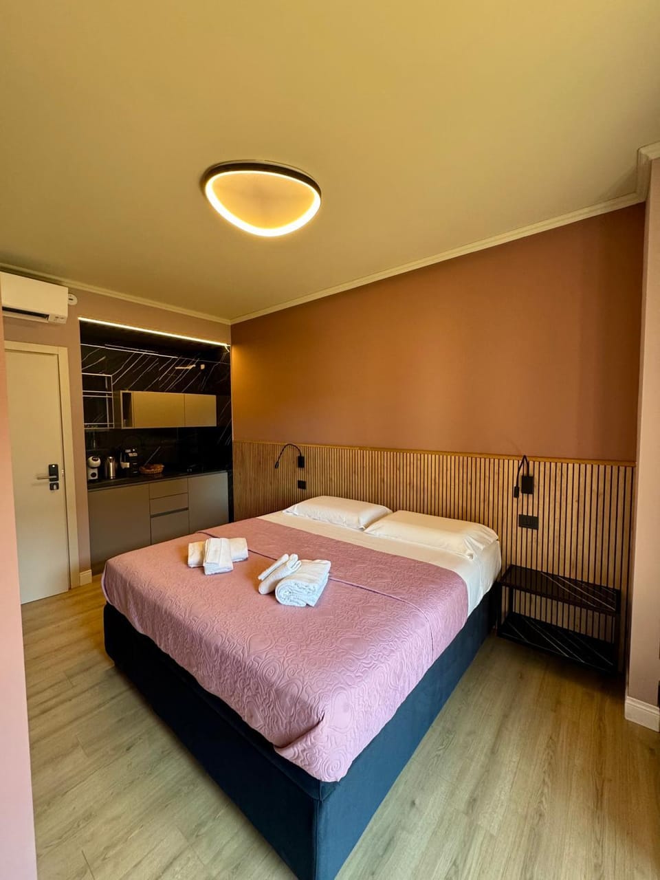 Daisy Rooms Cinque Terre Bed and Breakfast in La Spezia