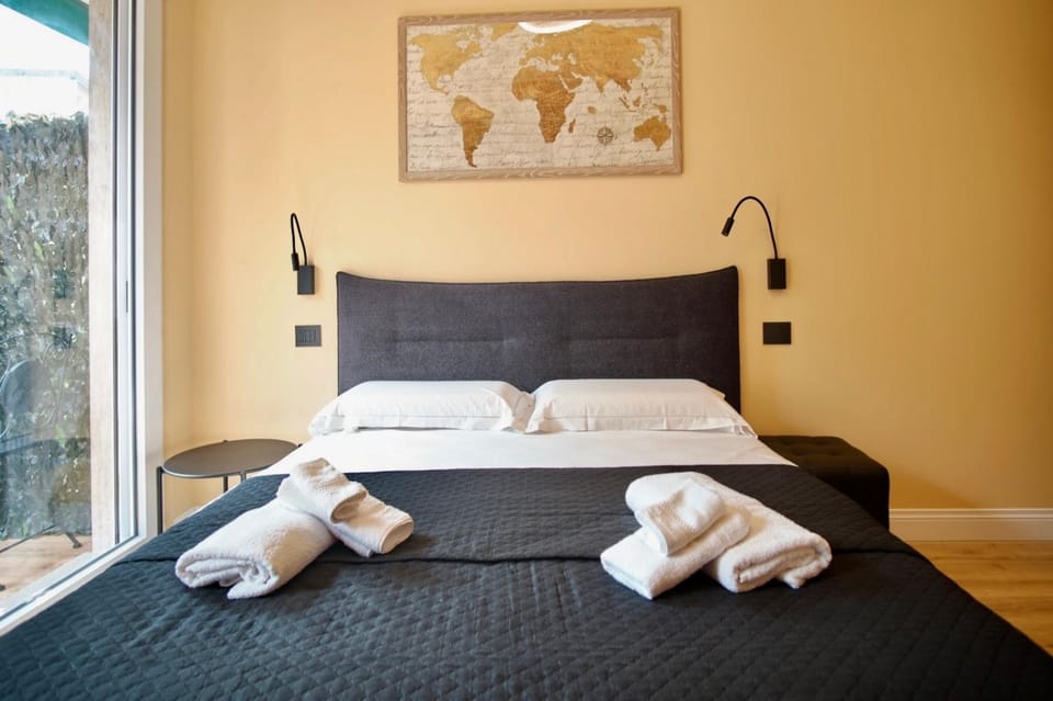 Daisy Rooms Cinque Terre Bed and Breakfast in La Spezia