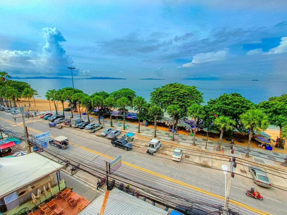 People, Bird's eye view, Balcony/Terrace, City view, Sea view, Street view, Parking