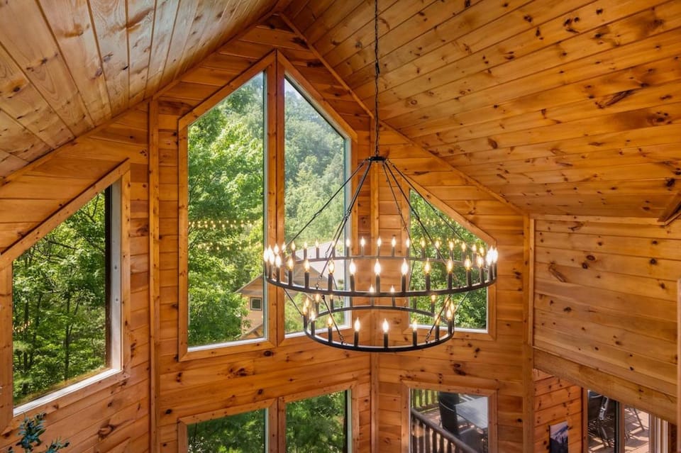 Knotty Pines House in Pigeon Forge