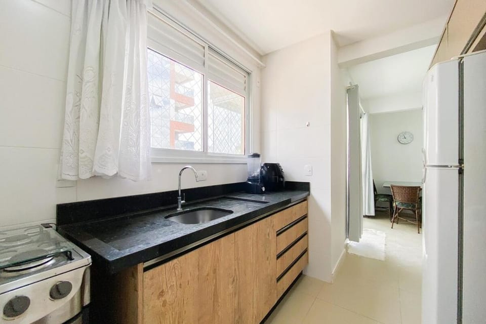 A poucos passos da Praia de Palmas a 200m - 0107 Apartment in Florianopolis
