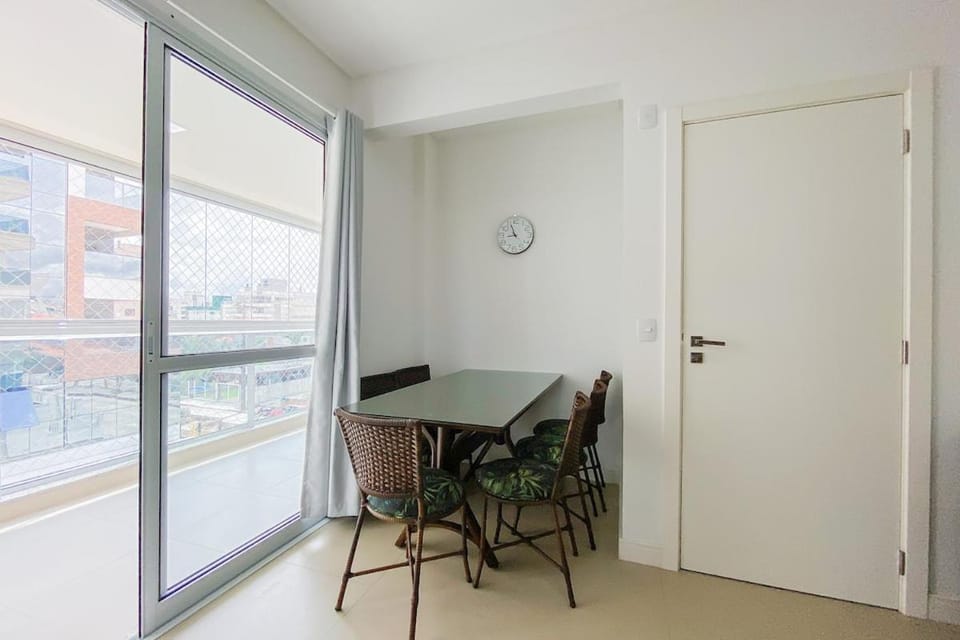 A poucos passos da Praia de Palmas a 200m - 0107 Apartment in Florianopolis