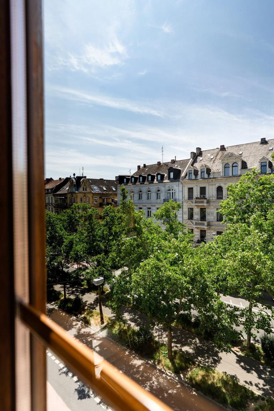 4BR Apartment - WIFI - NETFLIX - BUSINESS - ZENTRAL - KÜCHE Apartment in Wiesbaden