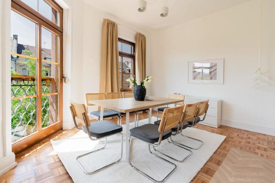4BR Apartment - WIFI - NETFLIX - BUSINESS - ZENTRAL - KÜCHE Apartment in Wiesbaden