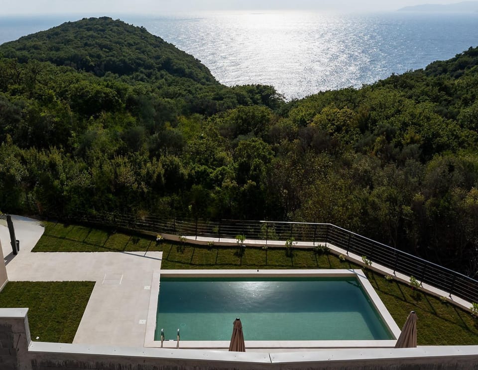 Day, Natural landscape, Sea view, Swimming pool